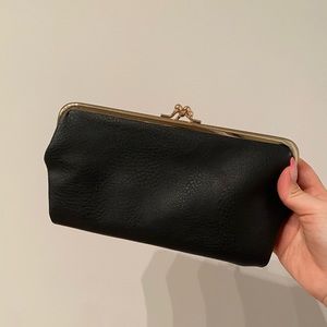 Black clutch 
DM for more information